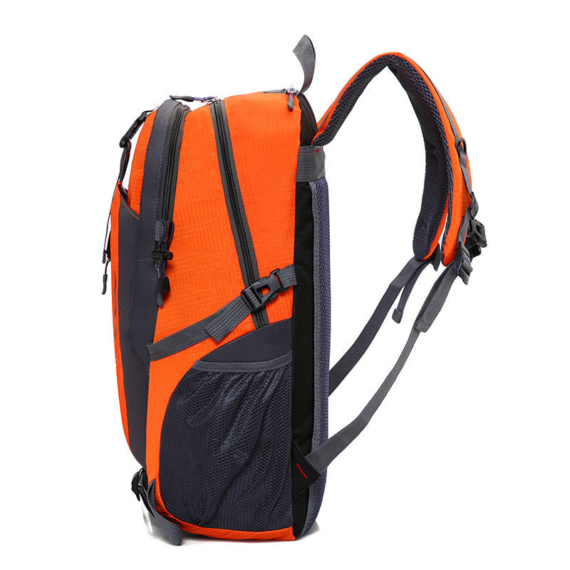 Sac rechargeable USB 2021 nouveau sac à bandoulière double homme grande capacité en plein air alpinisme sac de voyage pour les loisirs de sport